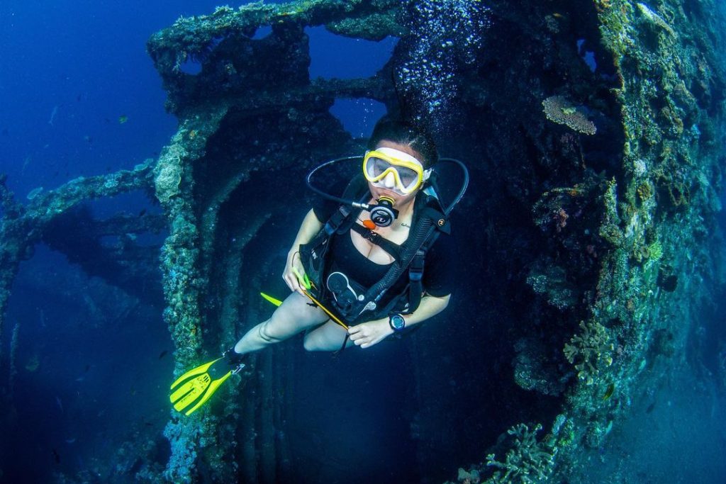 How Does It Feels to Dive A Shipwreck in Tulamben, Bali