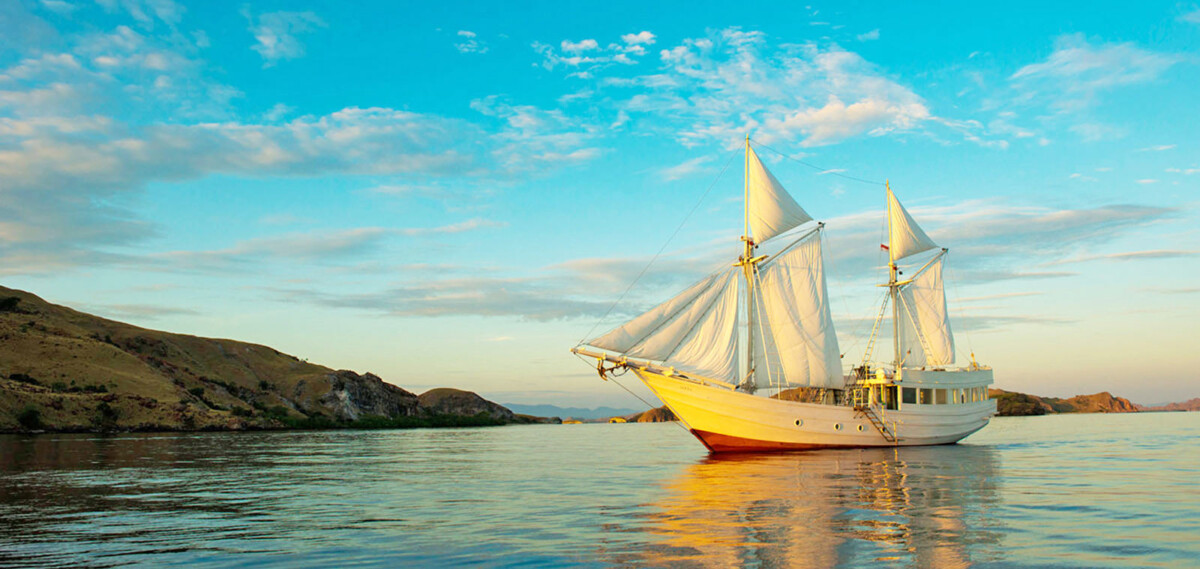 luxury liveaboard komodo